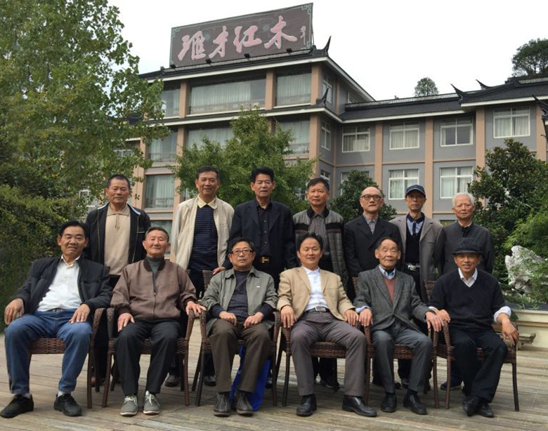 老教师的文化新缘——桐乡教育系统老教师走进汇才红木